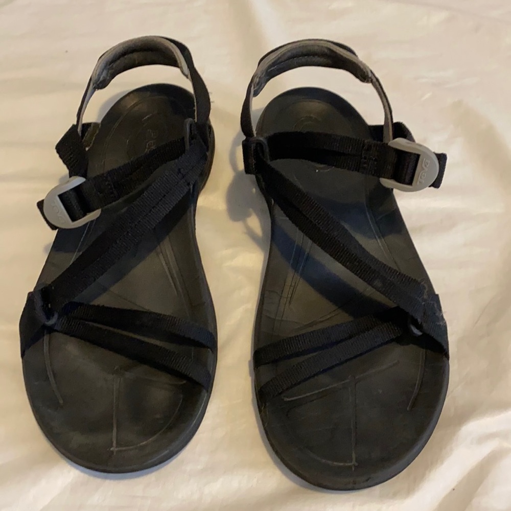 Teva sandals GUC